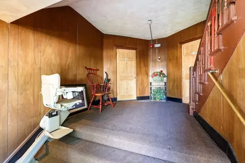 Entry Way - 109 Grover St, Springfield, MA 01104 photo 1 of 1