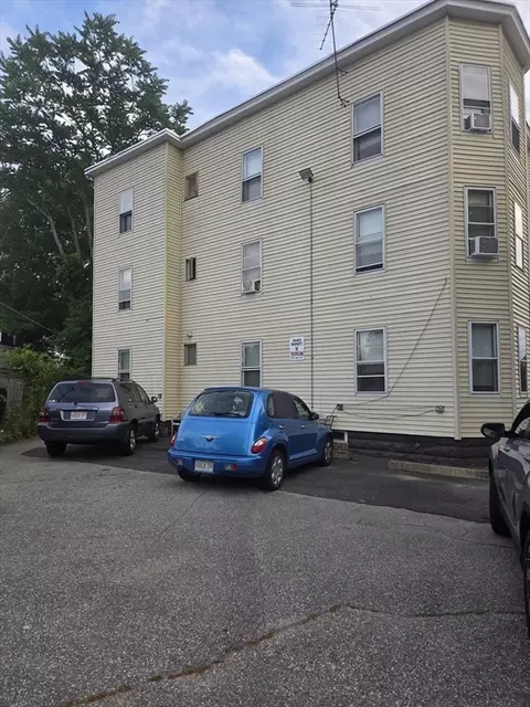 Exterior - 109 Grover St, Springfield, MA 01104 photo 3 of 5