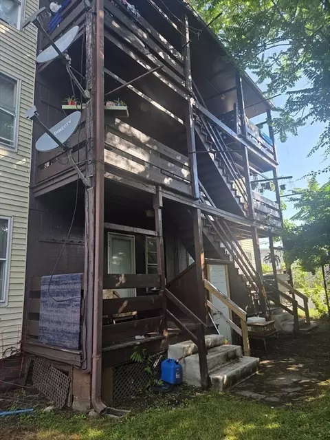 Exterior - 109 Grover St, Springfield, MA 01104 photo 5 of 5