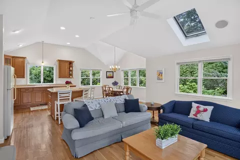 72 Smith St, Chatham, MA 02633 photo 5