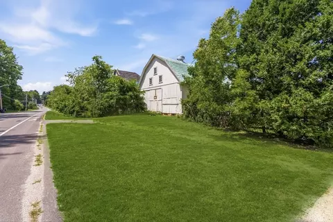 Exterior - 417 Westhampton Rd, Florence, MA 01062 photo 6 of 6