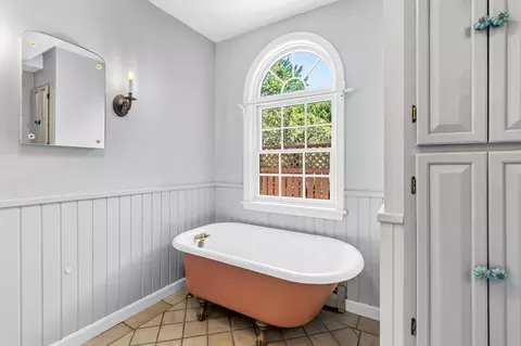 Bath - 417 Westhampton Rd, Florence, MA 01062 photo 2 of 4