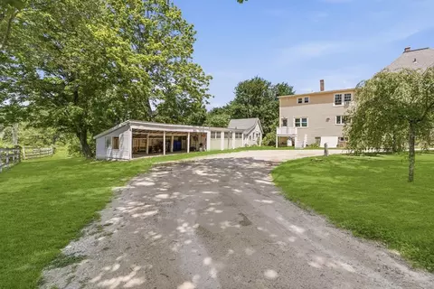 Exterior - 417 Westhampton Rd, Florence, MA 01062 photo 5 of 6