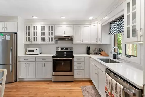 25 Lisa Ln, Reading, MA 01867 photo 15