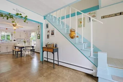 Entry Way - 36 Laurier St, Worcester, MA 01603 photo 3 of 4