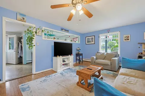 Living - 36 Laurier St, Worcester, MA 01603 photo 1 of 4