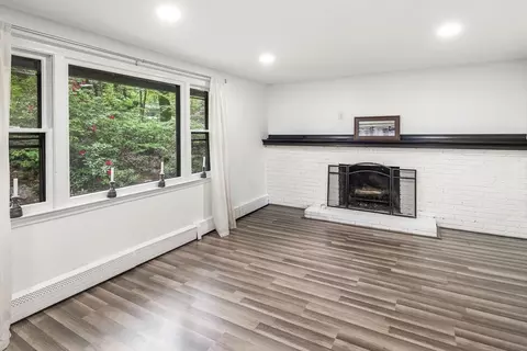 Living - 9 Colonial Rd, Sutton, MA 01590 photo 2 of 3