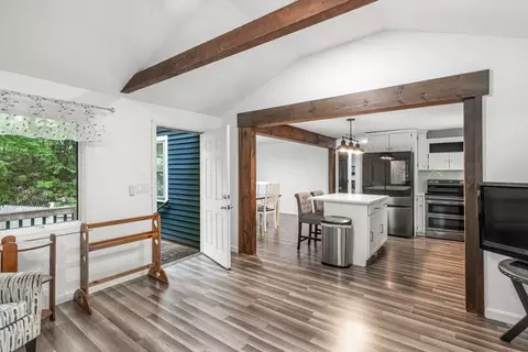 Entry Way - 9 Colonial Rd, Sutton, MA 01590 photo 6 of 6