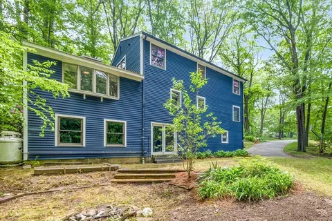 Exterior - 9 Colonial Rd, Sutton, MA 01590 photo 4 of 4