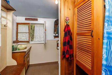 Bath - 12 King Rd, Phillipston, MA 01331 photo 1 of 1