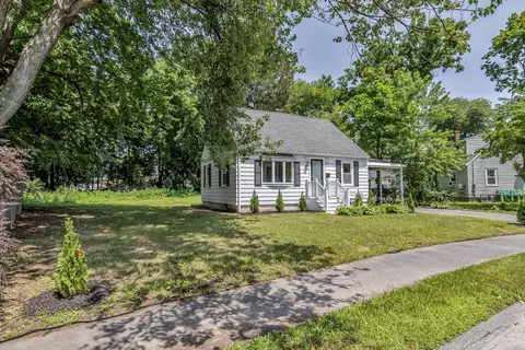 16 Beaconsfield St, Lawrence, MA 01843