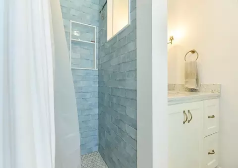 Bath - 137 Peterson Path, Marshfield, MA 02050 photo 3 of 5