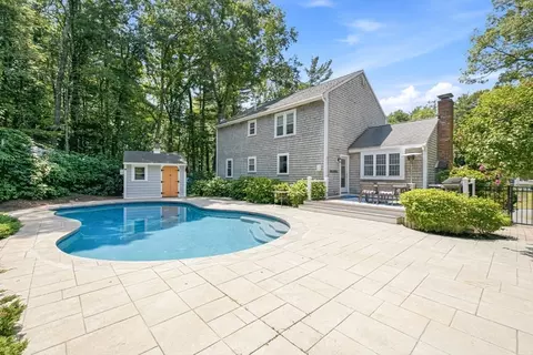 Exterior - 137 Peterson Path, Marshfield, MA 02050 photo 10 of 15