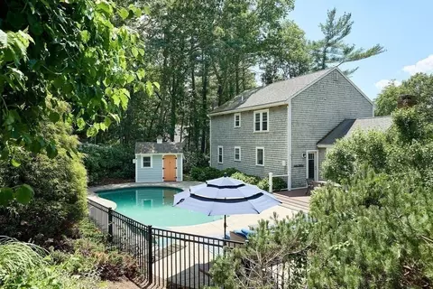 Exterior - 137 Peterson Path, Marshfield, MA 02050 photo 11 of 15