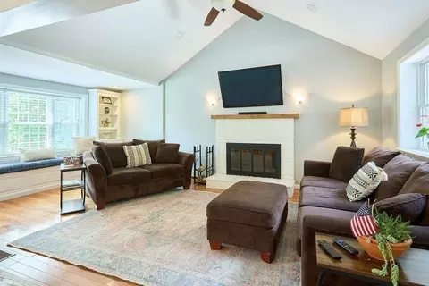 Living - 137 Peterson Path, Marshfield, MA 02050 photo 2 of 3