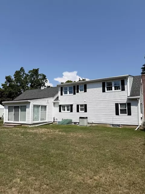 Exterior - 6 Gross Ln, Easthampton, MA 01027 photo 3 of 13