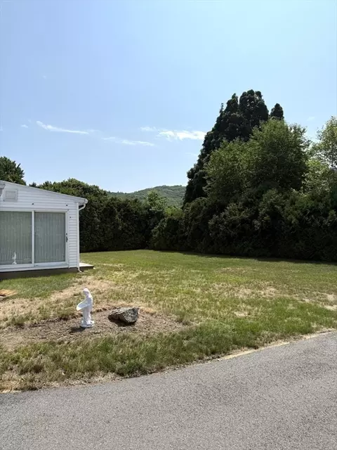 Exterior - 6 Gross Ln, Easthampton, MA 01027 photo 13 of 13