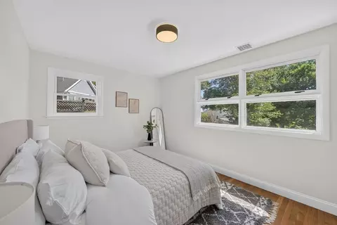 Bedroom - 8 Everett St, Wakefield, MA 01880 photo 3 of 4