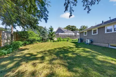 Exterior - 8 Everett St, Wakefield, MA 01880 photo 3 of 3