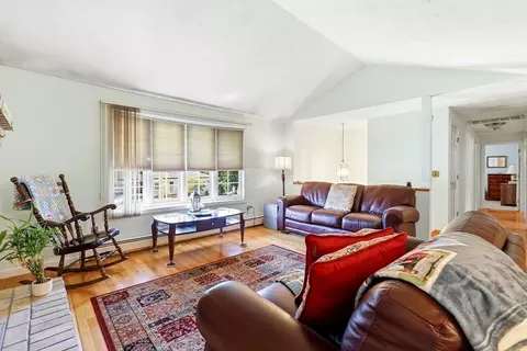 Living - 359 Howe St, Methuen, MA 01844 photo 2 of 4