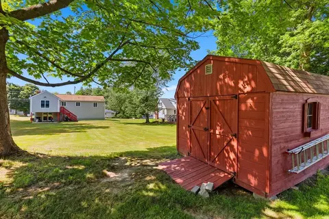 Exterior - 359 Howe St, Methuen, MA 01844 photo 5 of 5