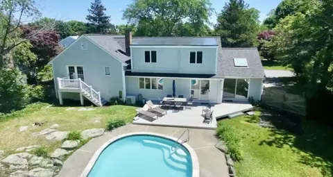 8 Marbee Rd, Rockport, MA 01966