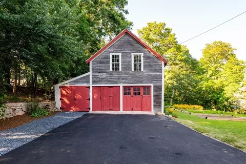 Exterior - 1276 County Rd, Bourne, MA 02534 photo 2 of 3