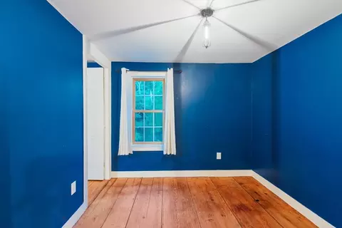 Bedroom - 1276 County Rd, Bourne, MA 02534 photo 4 of 7