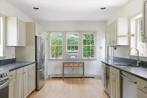 Kitchen - 424 Main St, Hingham, MA 02043 photo 1 of 3
