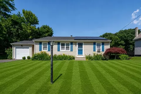 62 Anthony St, Seekonk, MA 02771