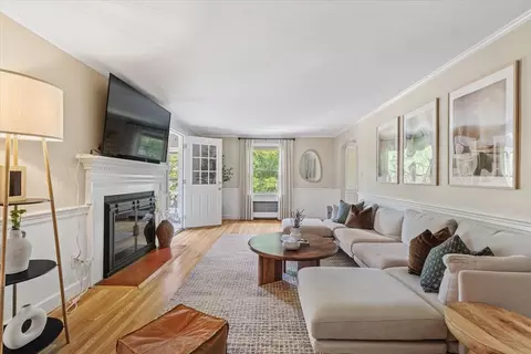 Living - 30 Saint Elmo Rd, Worcester, MA 01602 photo 1 of 1