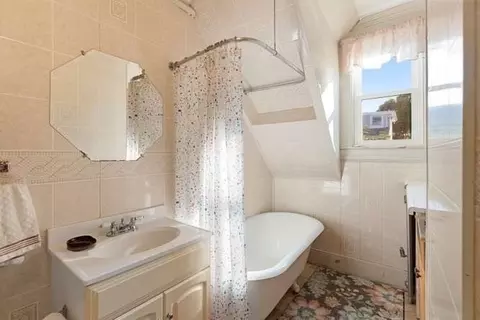 Bath - 52 Eastern Ave, Lynn, MA 01902 photo 2 of 2
