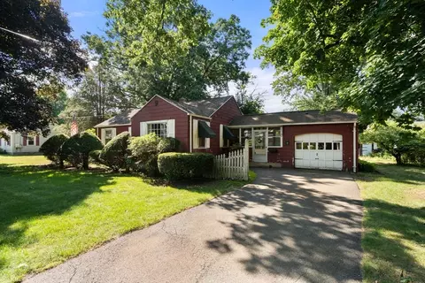 69 Mohawk Dr, Springfield, MA 01129