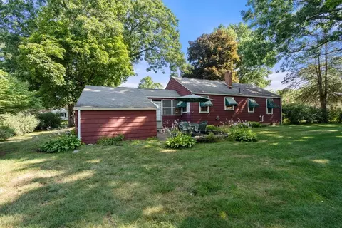 69 Mohawk Dr, Springfield, MA 01129 photo 21