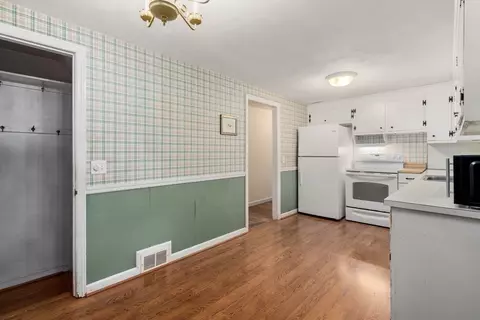 69 Mohawk Dr, Springfield, MA 01129 photo 6