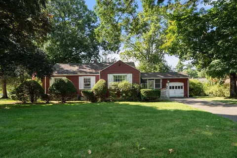 69 Mohawk Dr, Springfield, MA 01129 photo 29