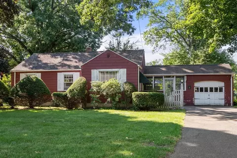 69 Mohawk Dr, Springfield, MA 01129 photo 27