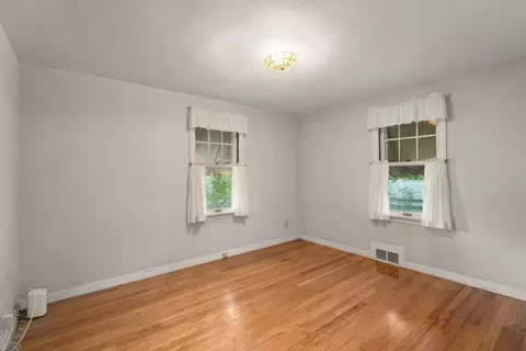 69 Mohawk Dr, Springfield, MA 01129 photo 11