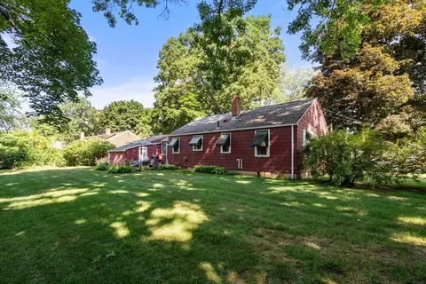 69 Mohawk Dr, Springfield, MA 01129 photo 23