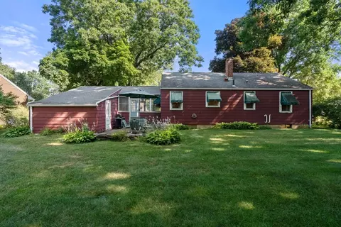 69 Mohawk Dr, Springfield, MA 01129 photo 22