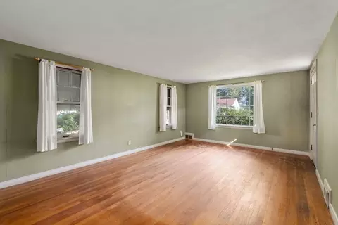 69 Mohawk Dr, Springfield, MA 01129 photo 7