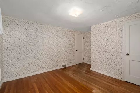 69 Mohawk Dr, Springfield, MA 01129 photo 13