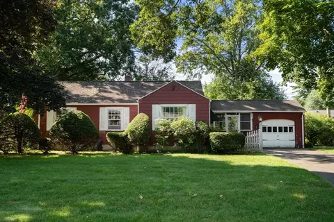69 Mohawk Dr, Springfield, MA 01129 photo 28