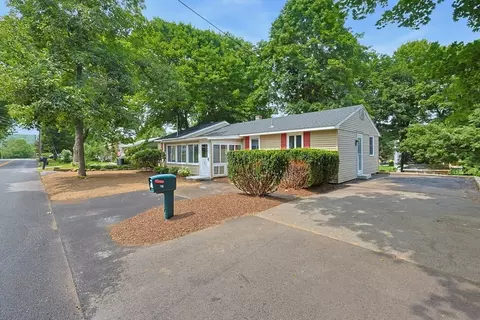 16 Smithville Rd, Spencer, MA 01562