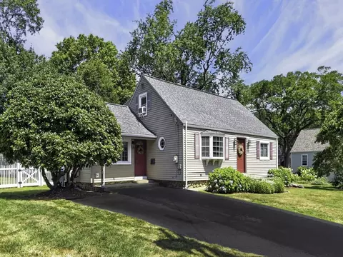 47 Maple Cir, Shrewsbury, MA 01545