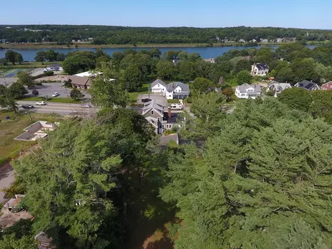 View/Area - 896 Sandwich Rd, Bourne, MA 02561 photo 5 of 12