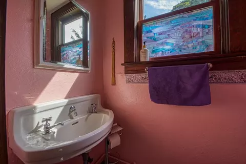 Bath - 896 Sandwich Rd, Bourne, MA 02561 photo 1 of 1