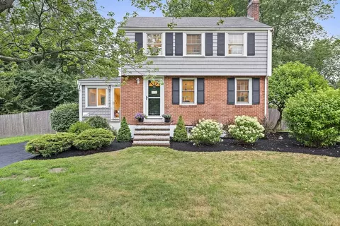 74 Sherrick Ave, Holbrook, MA 02343
