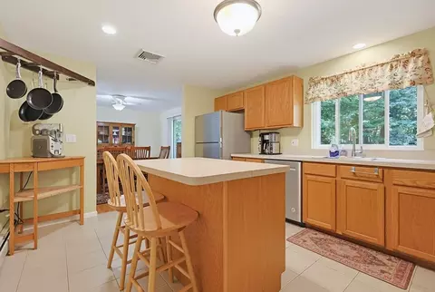 Kitchen - 28 Heritage Path, Millis, MA 02054 photo 1 of 2