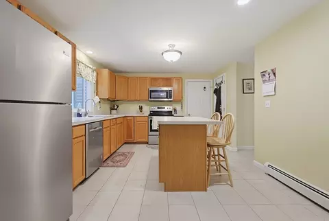 Kitchen - 28 Heritage Path, Millis, MA 02054 photo 2 of 2